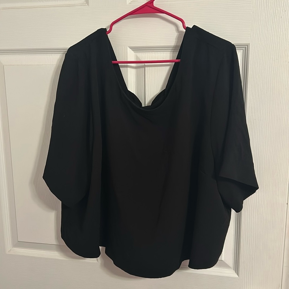 NWT black crop shirt woth bow back